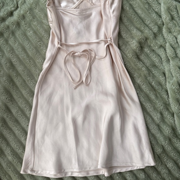 Motel Rocks Champagne Mini - Picture 3 of 5